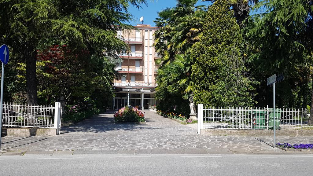 Hotel Terme Villa Piave Абано Терме Екстериор снимка